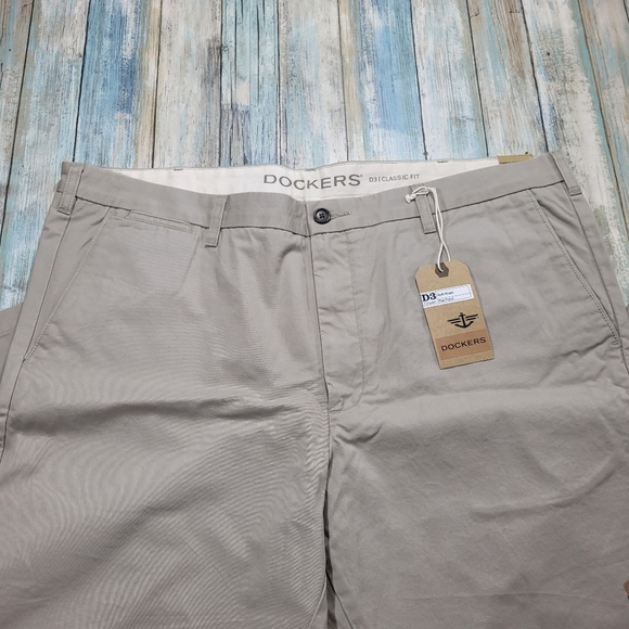 DOCKERS D3 Classic Fit Jeans. - Picture 9 of 10